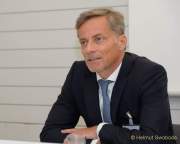 d180507-100816-770-100-schlaganfall-experten_mit_heli_zum_patienten