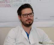 d180507-103826-580-100-schlaganfall-experten_mit_heli_zum_patienten