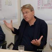 d180507-105451-320-100-schlaganfall-experten_mit_heli_zum_patienten