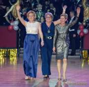 d200202-004137-930-100-soiree_muenchner_leben-fasching_hat_herz