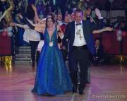 d200202-004318-560-100-soiree_muenchner_leben-fasching_hat_herz