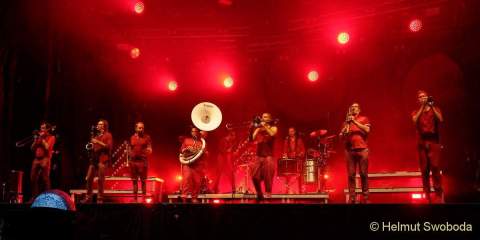 Sommerbuehne im Stadion am 22.08.2021 - Moop Mama
