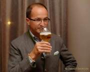 d190919-202511-710-100-steigenberger_hotel-enthuellung_bierkristall