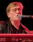 d161127-19220590-100-tollwood-next_generation