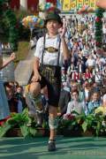d180930-111656-700-100-wiesn-standkonzert