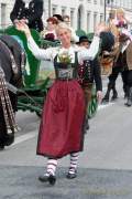 d180923-112159-300-100-wiesn_trachtenumzug