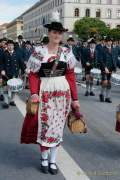 d180923-122527-800-100-wiesn_trachtenumzug