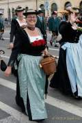 d180923-123552-200-100-wiesn_trachtenumzug