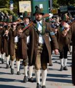 d190921-112327-000-100-wiesn_einzug_wiesnwirte