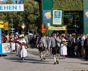 d190921-114143-000-100-wiesn_einzug_wiesnwirte