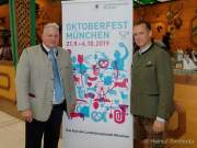 d190829-104207-300-100-vorstellung_des_offiziellen_wiesn-masskrugs