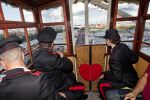 Wiesn 2023 Vorstellung italienische_Polizisten und Berufsfeuerwehrleute