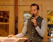 d190911-182445-000-100-wirte_der_kleinen_wiesnzelte