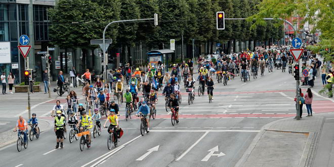 Große Altstadt-Radlring-Demo des Radentscheids mit 4.000 Teilnehmer:innen