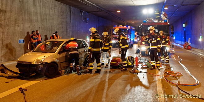 Feuerwehr Übung im Tunnel Aubing 2021