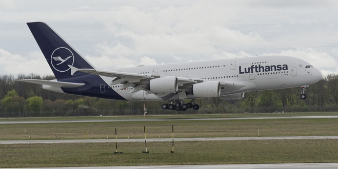 A380 - erste Landung auf Flughafen Muenchen nach Corona