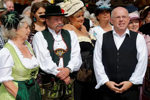 D140801-11045258-100-Brunnenfest-Viktualienmarkt